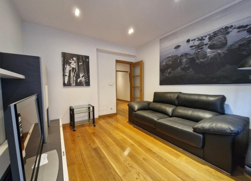 Sala d'estar de Pis en venda en Torrelavega  amb Parquet