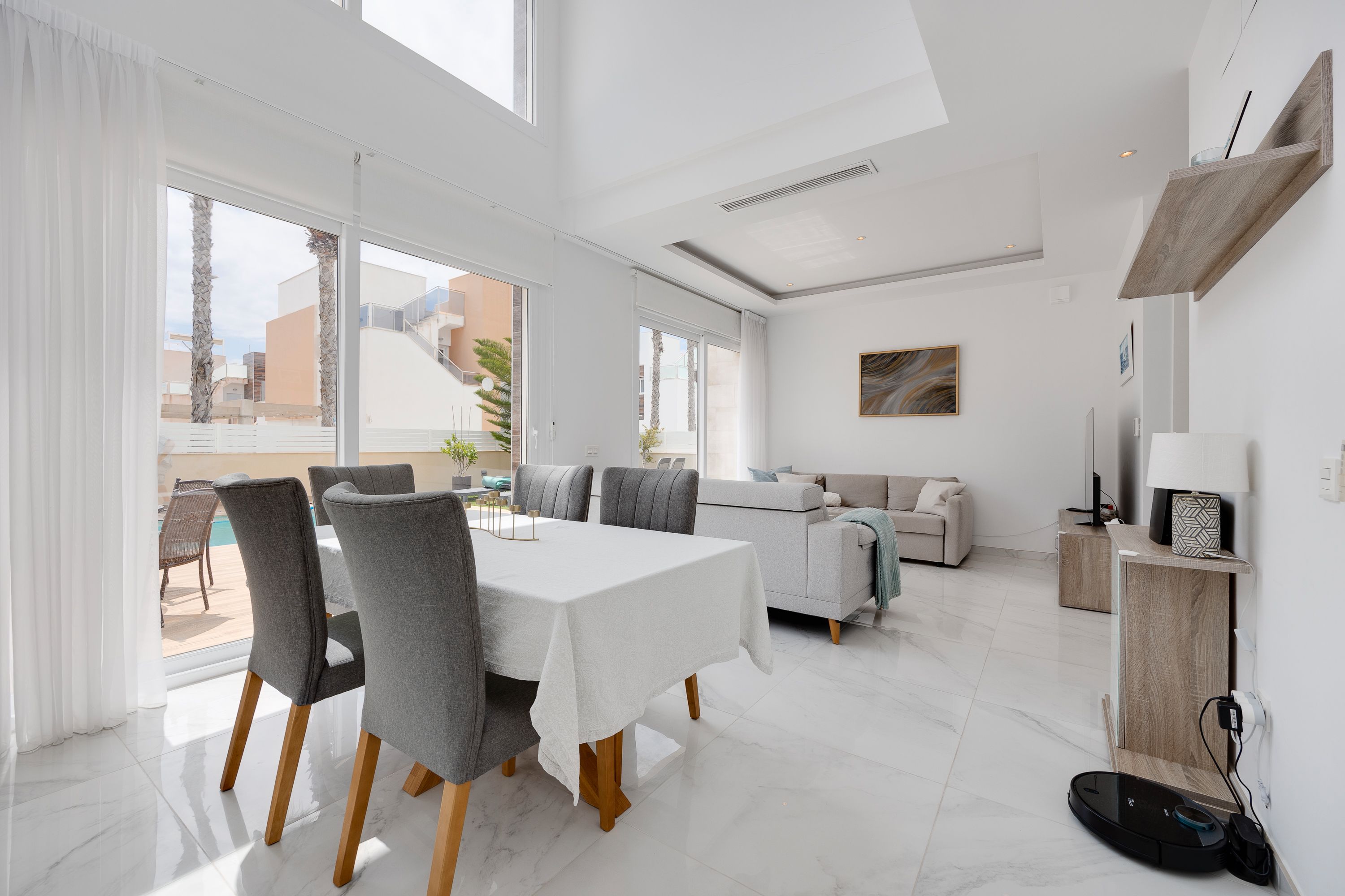 Comedor de Finca rústica en venta en Torrevieja con Aire acondicionado, Calefacción y Jardín privado