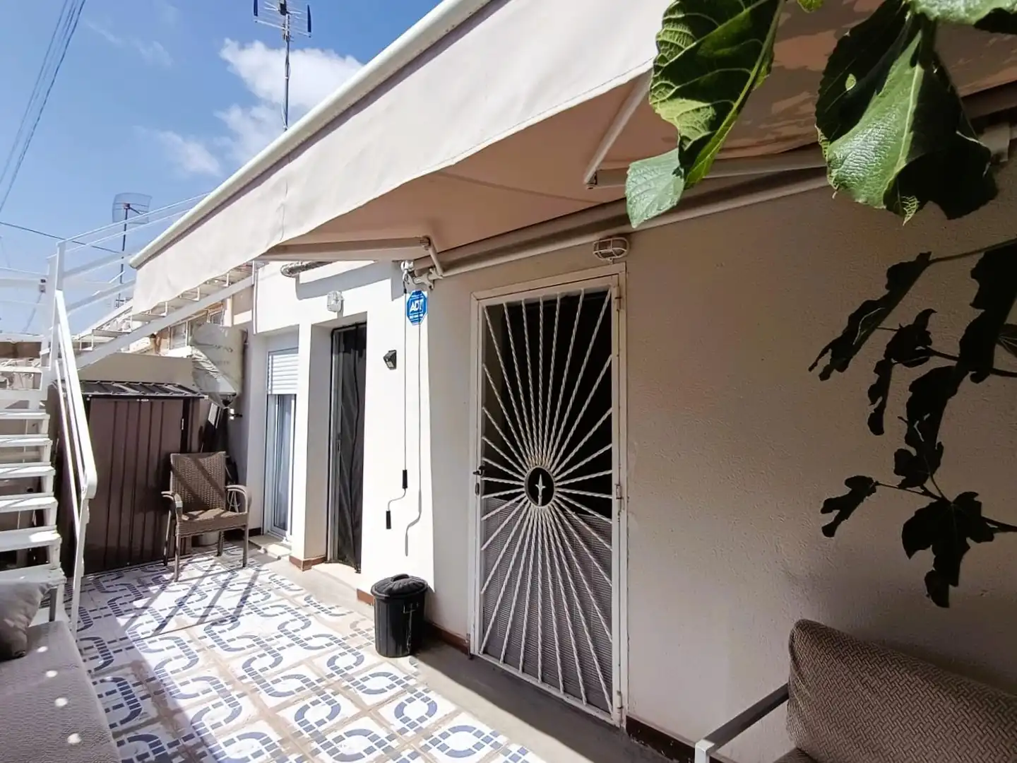 Vista exterior de Casa o chalet en venta en Torrevieja con Aire acondicionado, Calefacción y Amueblado
