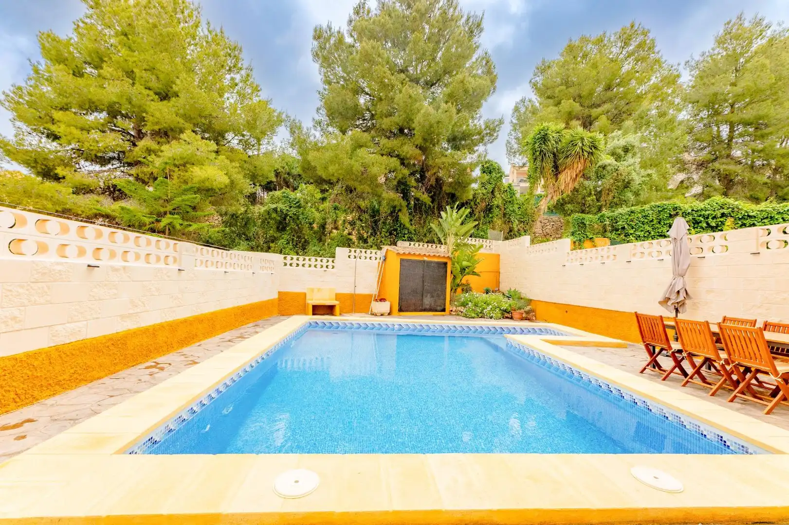 Piscina de Casa adosada en venta en Chiva con Aire acondicionado, Calefacción y Terraza