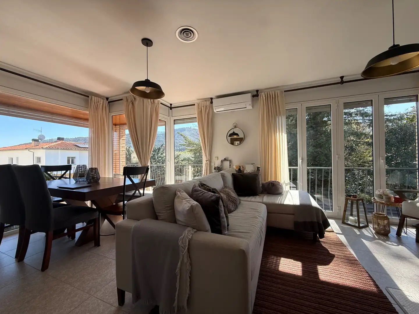 Sala de estar de Casa o chalet en venta en Besalú con Aire acondicionado, Calefacción y Jardín privado