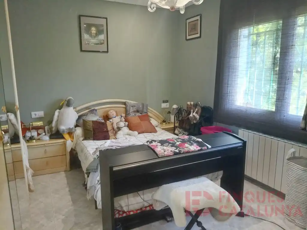 Dormitori de Casa o xalet en venda en Vilobí d'Onyar
