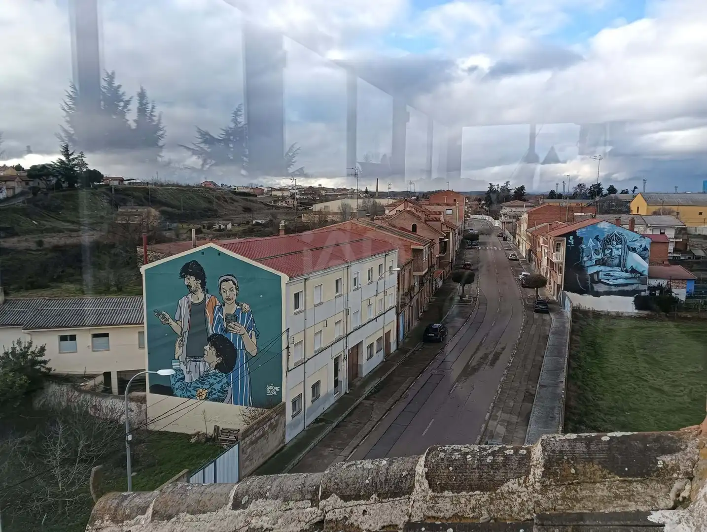 Vista exterior de Àtic en venda en La Bañeza  amb Calefacció i Terrassa