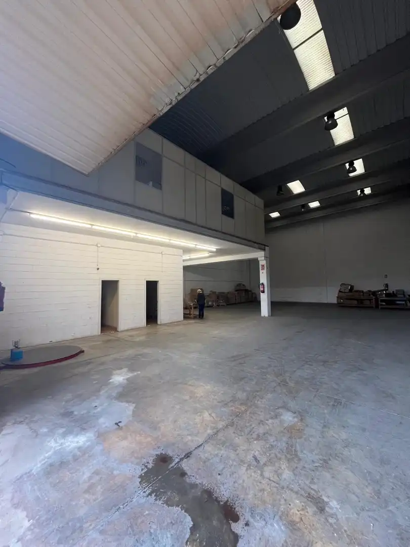 Nau industrial de lloguer en Martorell amb Alarma