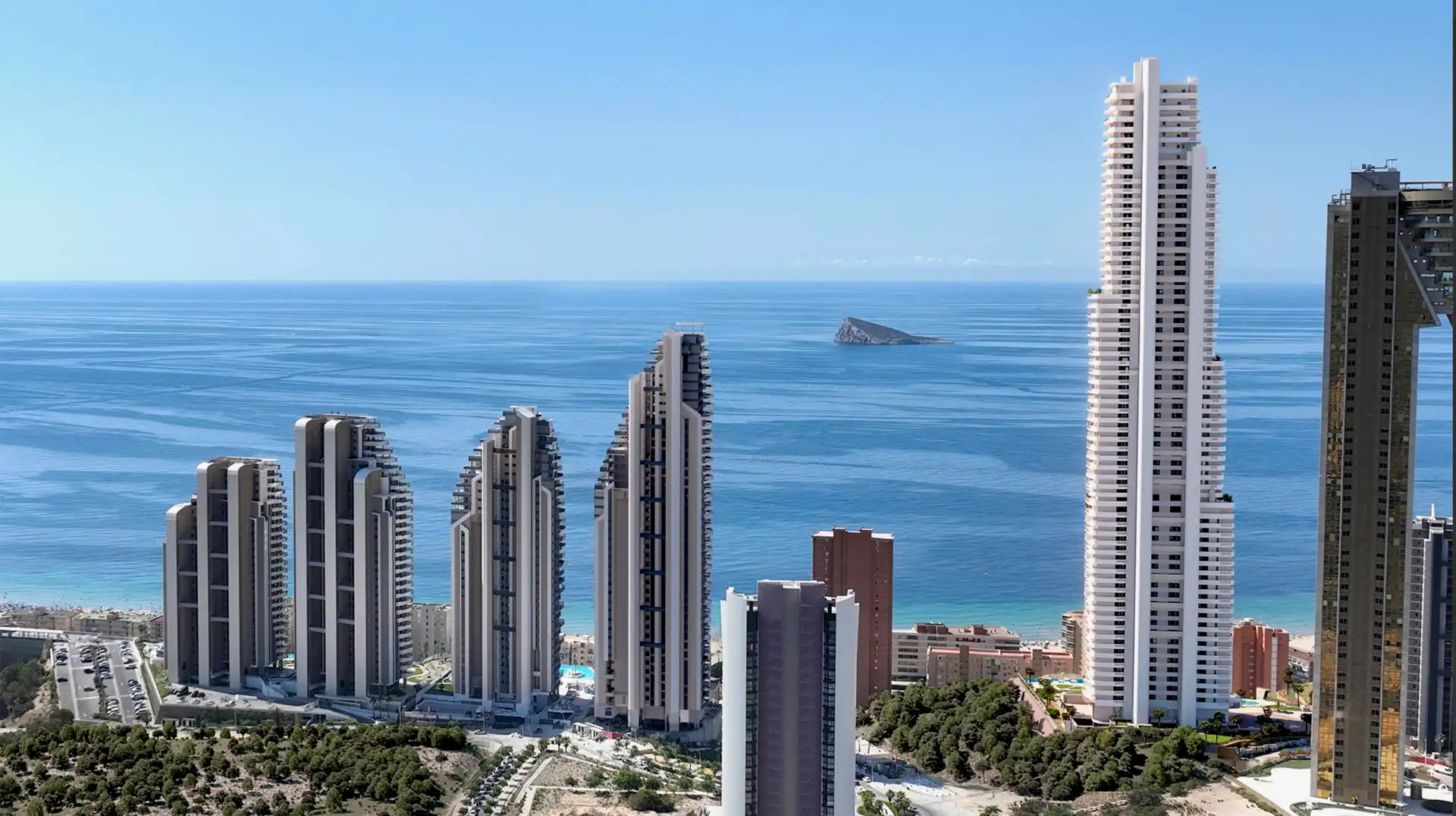 Vista exterior de Àtic en venda en Benidorm amb Aire condicionat, Terrassa i Piscina