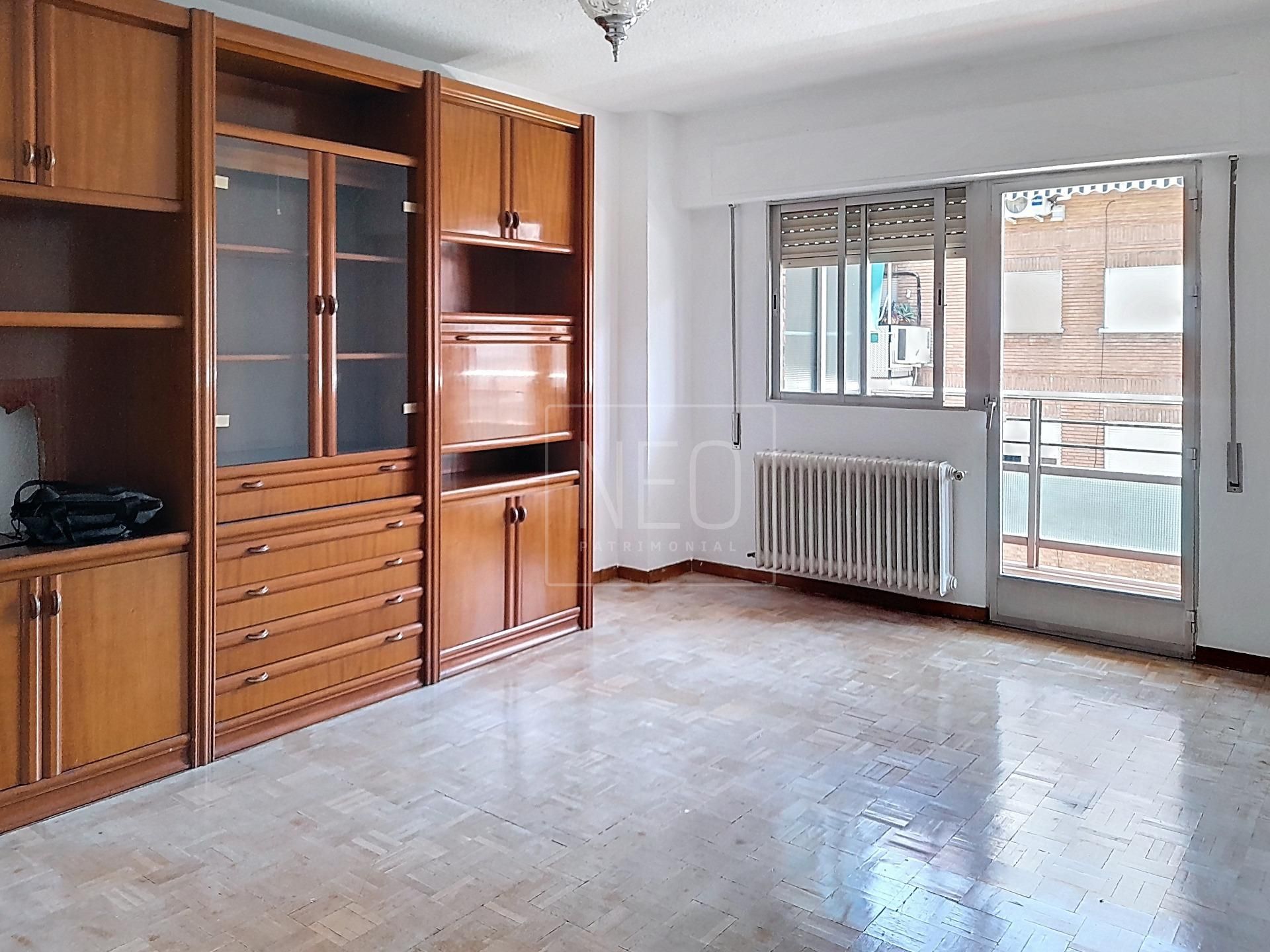 Bedroom of Flat for sale in  Madrid Capital  with Heating, Terrace and Storage room