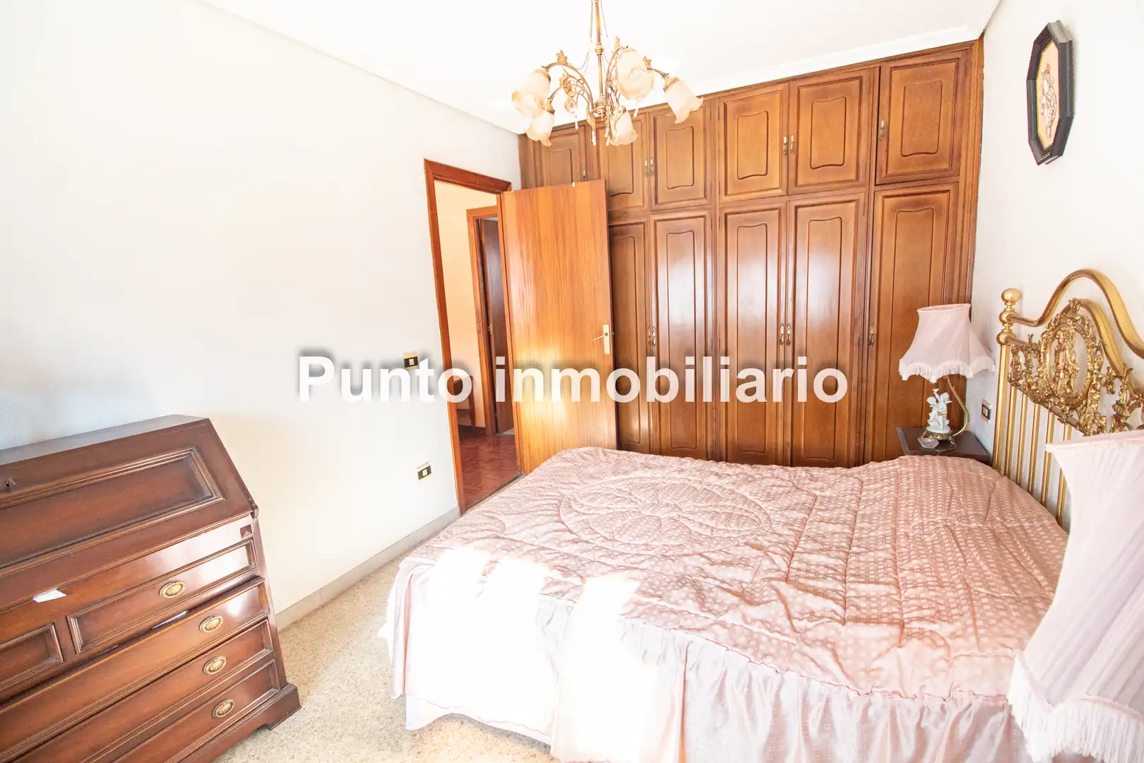 Dormitori de Pis en venda en Valladolid amb Calefacció, Parquet i Terrassa
