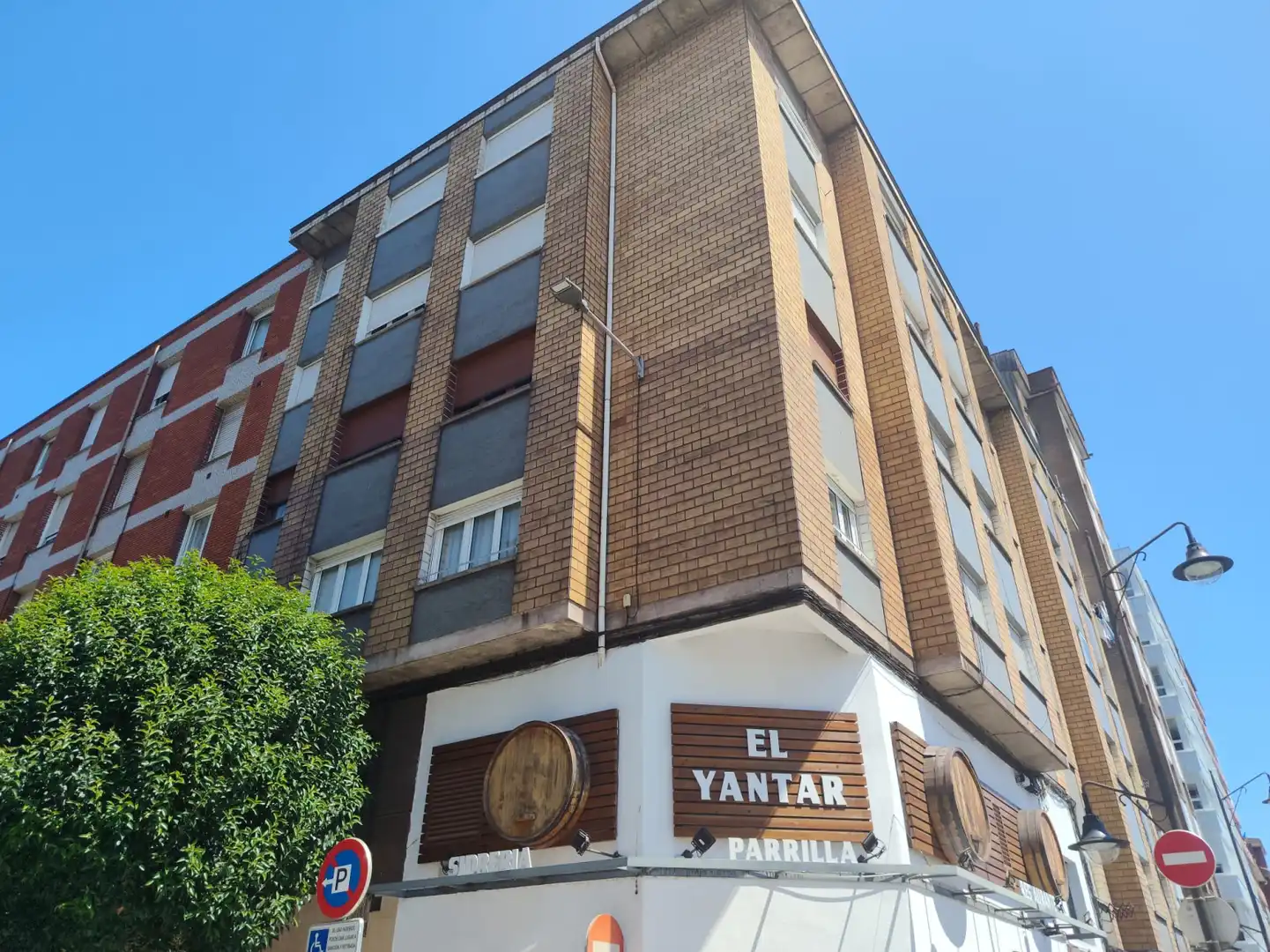 Vista exterior de Pis de lloguer en Gijón  amb Calefacció