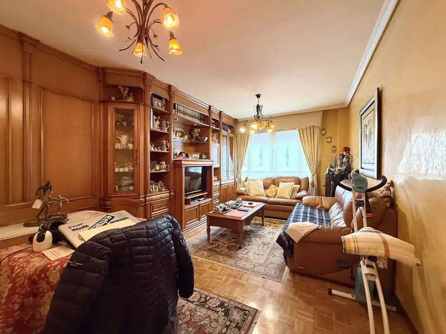 Sala de estar de Piso en venta en Vitoria - Gasteiz con Calefacción, Parquet y Terraza