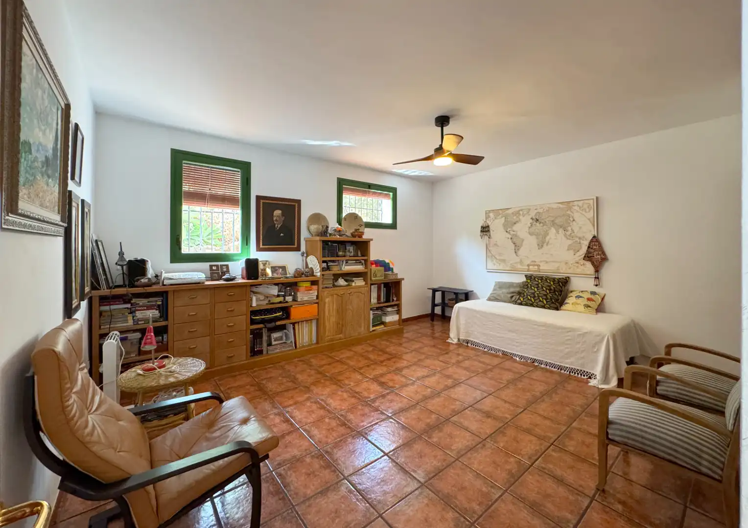 Sala d'estar de Casa o xalet en venda en Alhaurín de la Torre amb Aire condicionat, Calefacció i Jardí privat