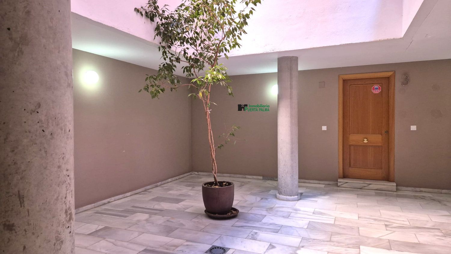 Office for sale in Badajoz Capital  with Air Conditioner and Heating