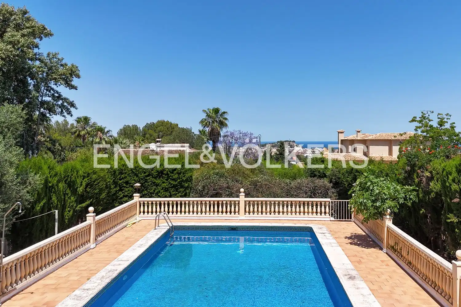 Piscina de Casa o chalet en venta en Dénia con Aire acondicionado, Calefacción y Jardín privado