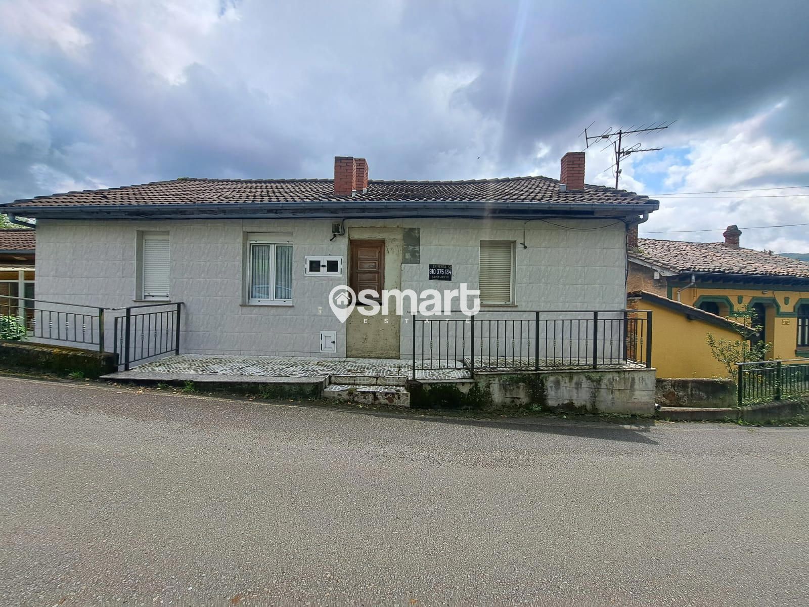 Exterior view of Single-family semi-detached for sale in Langreo