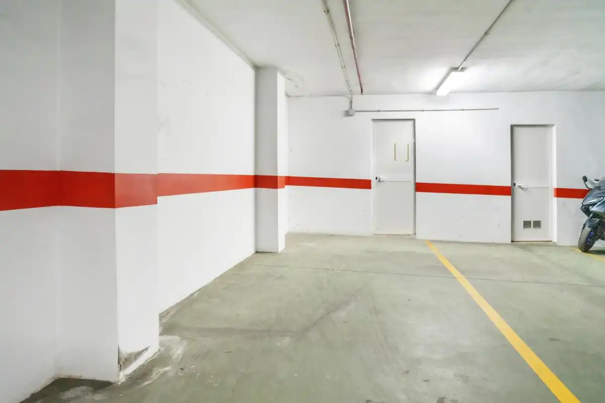 Parking of Flat for sale in Marbella  with Air Conditioner, Heating and Private garden