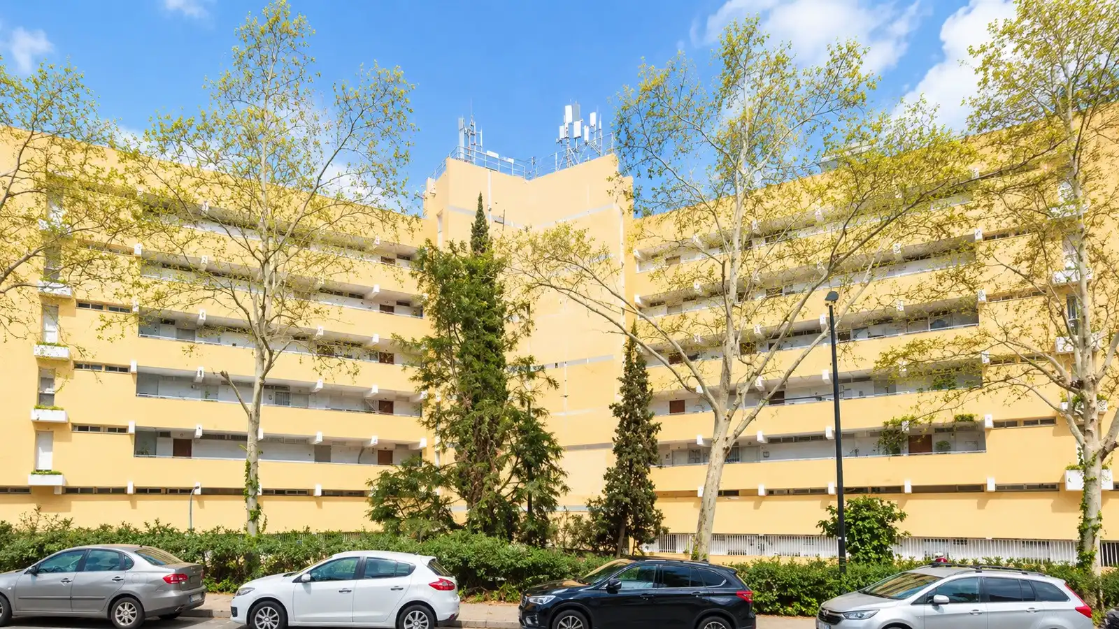 Vista exterior de Planta baixa en venda en Marbella amb Piscina, Moblat i Internet