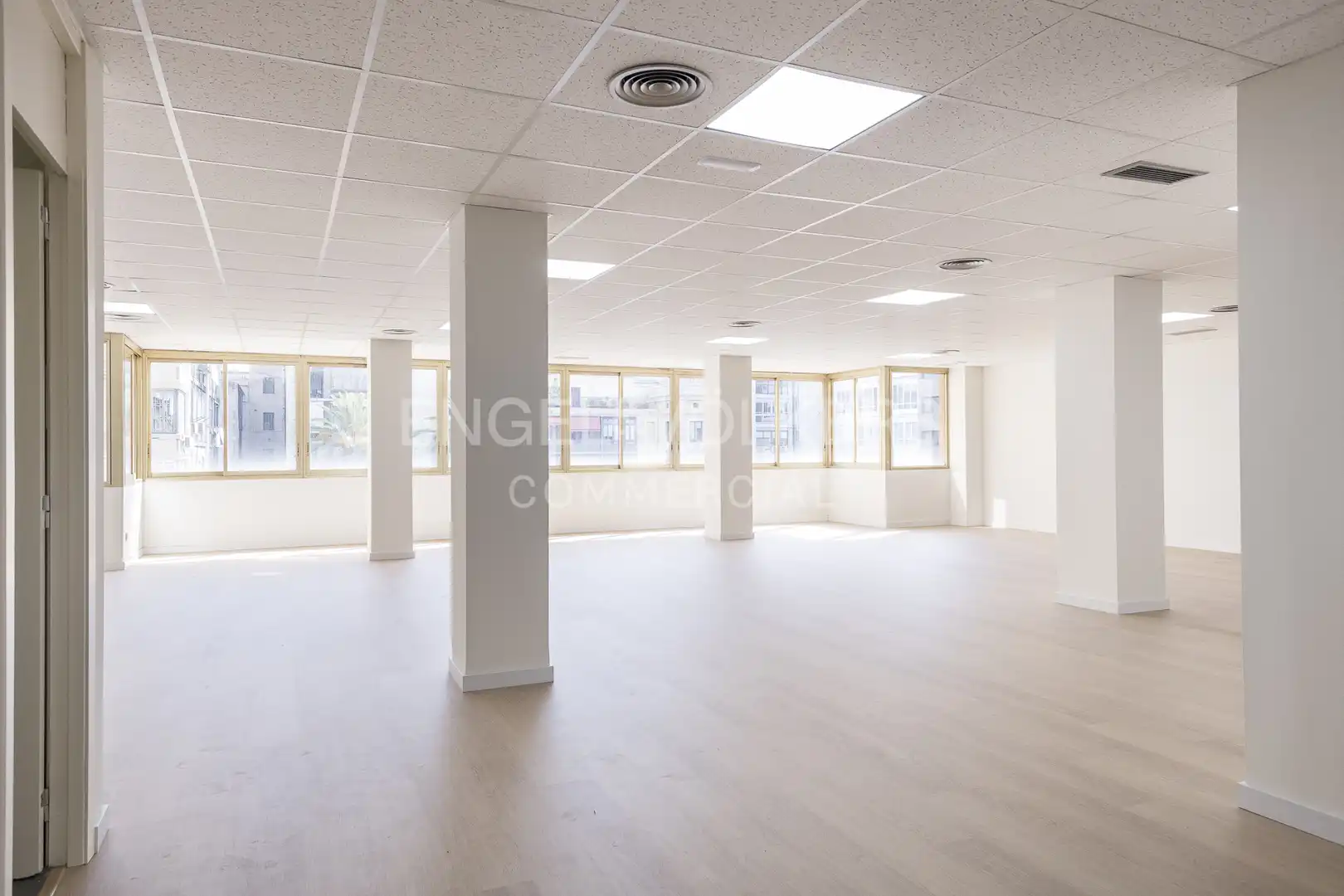 Office for rent in Barcelona  with Air Conditioner and Heating
