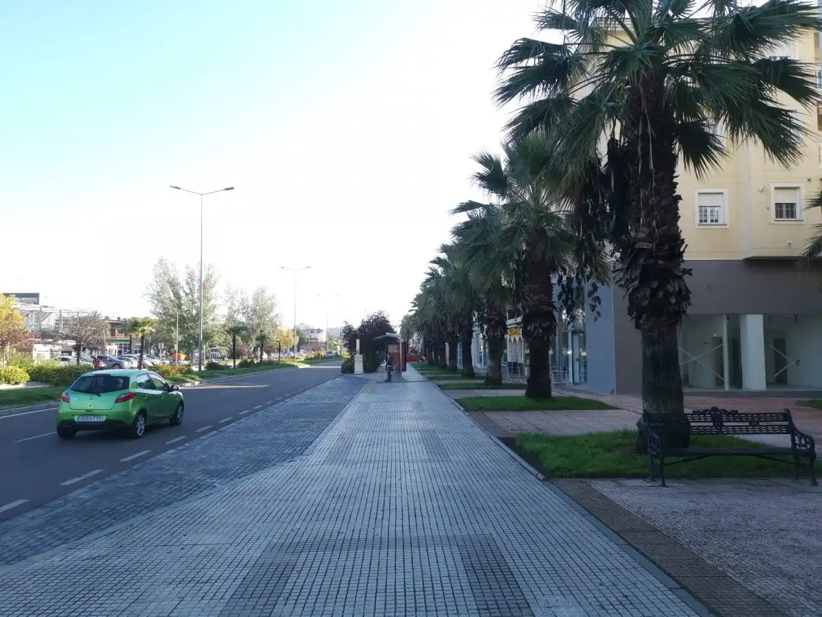 Local comercial en venta en Avenida Elvas, imagen 2