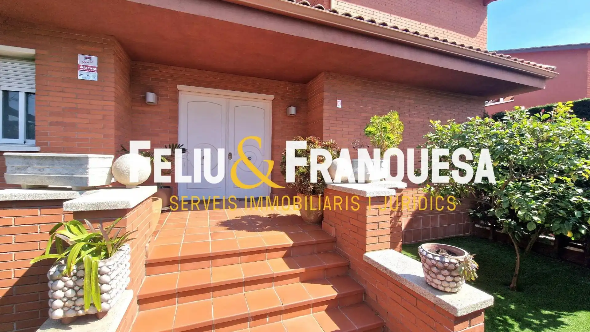 Exterior view of Houses for sale in Sant Cugat del Vallès  with Heating, Private garden and Terrace