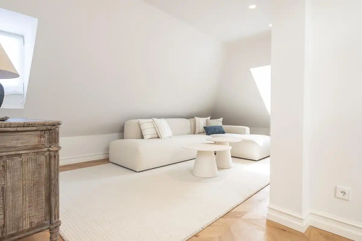Sala d'estar de Àtic en venda en Madrid amb Aire condicionat, Calefacció i Jardí privat