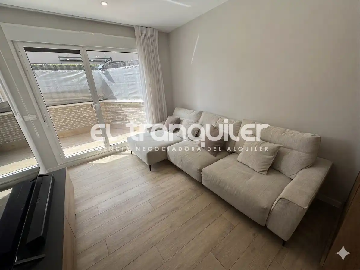 Exterior view of Flat for rent in Madrid  with Air Conditioner, Terrace and Storage room