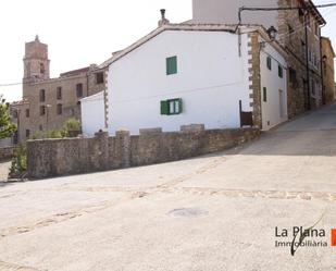 Vista exterior de Finca rústica en venda en La Pobla de Benifassà amb Calefacció i Jardí privat