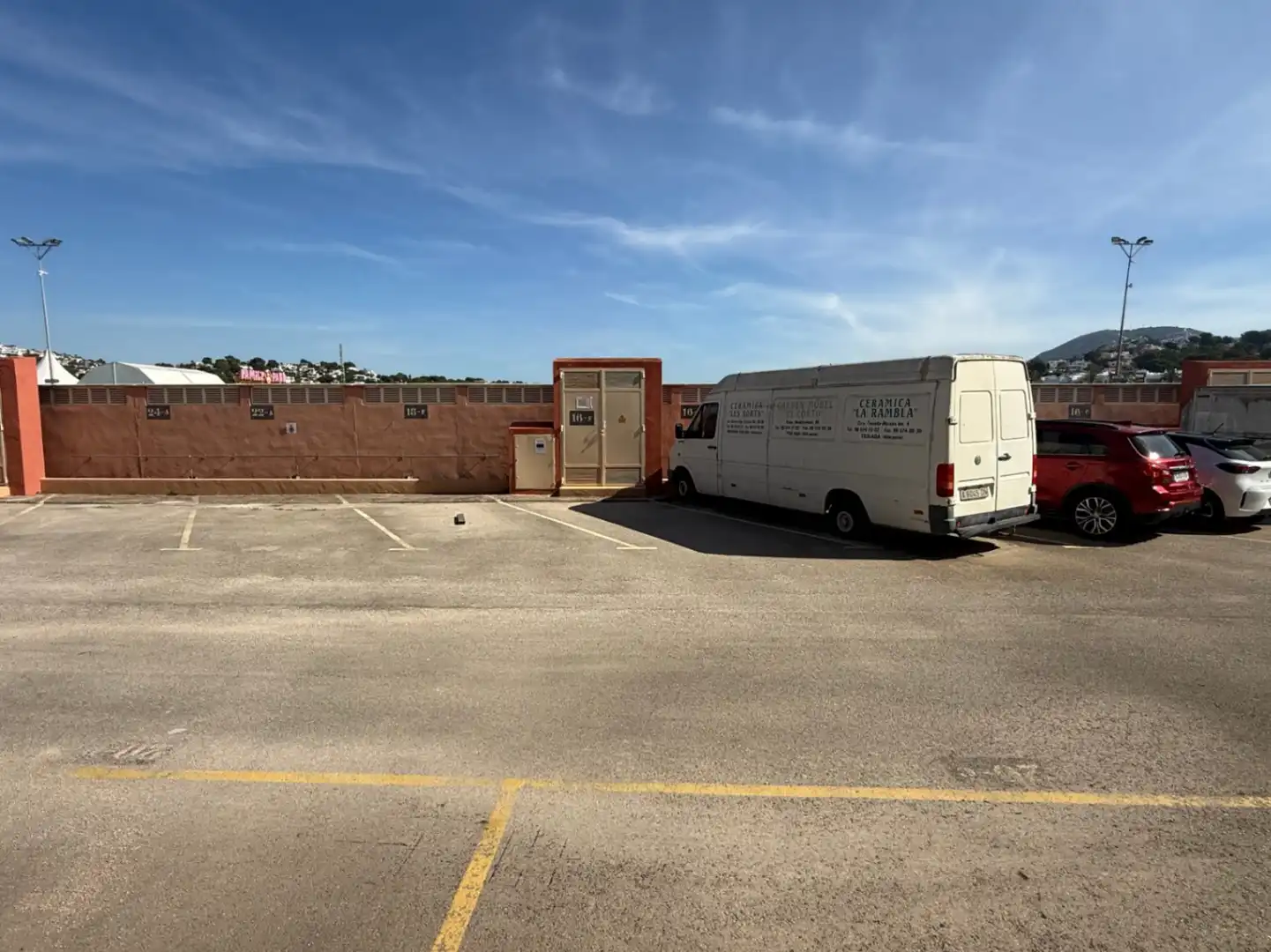 Aparcament de Nau industrial en venda en Moraira
