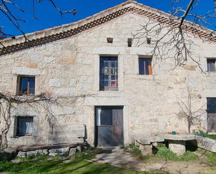 Außenansicht von Country house zum verkauf in Navalafuente mit Balkon