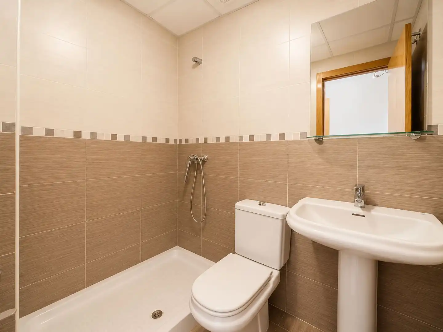 Bany de Apartament en venda en Mijas amb Aire condicionat, Calefacció i Jardí privat