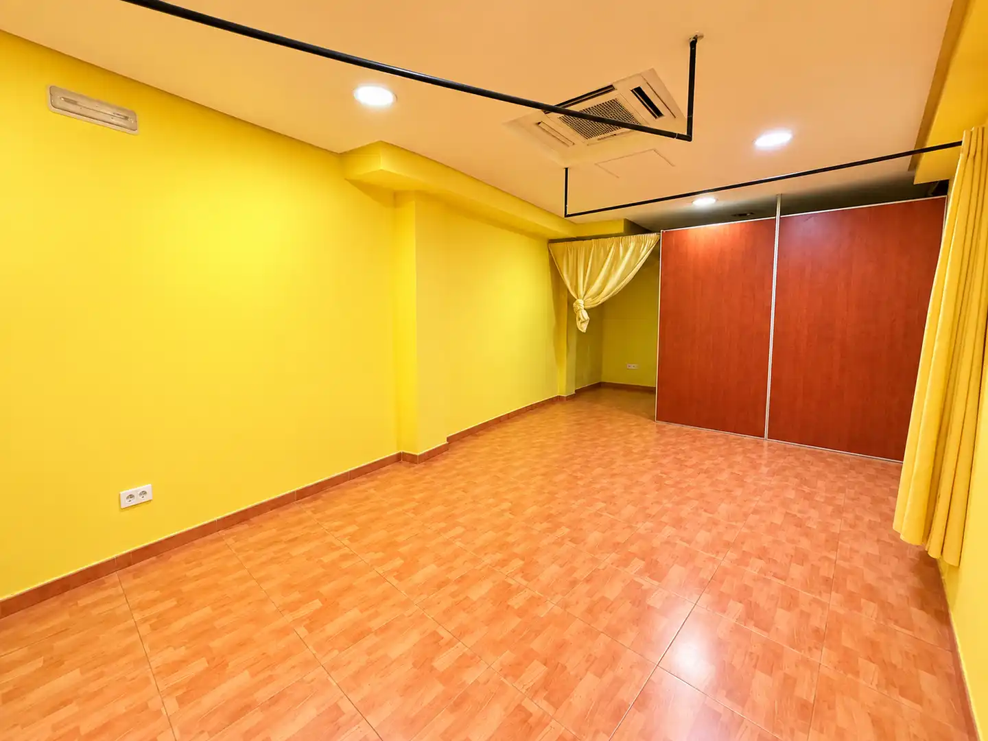Business premises for sale in Carrer de Font i Monteros, imagen 8
