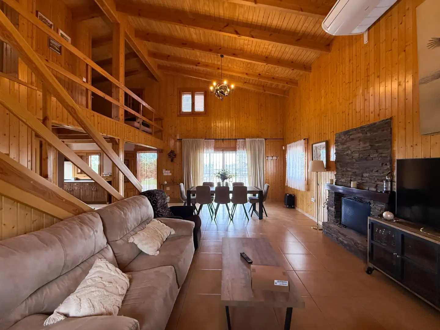 Sala de estar de Finca rústica en venta en Tébar - Los Arejos