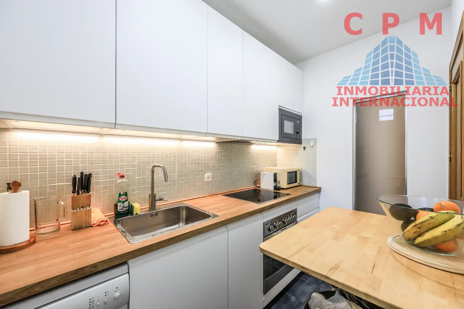 Kitchen of Flat for rent in Madrid  with Air Conditioner, Heating and Parquet flooring