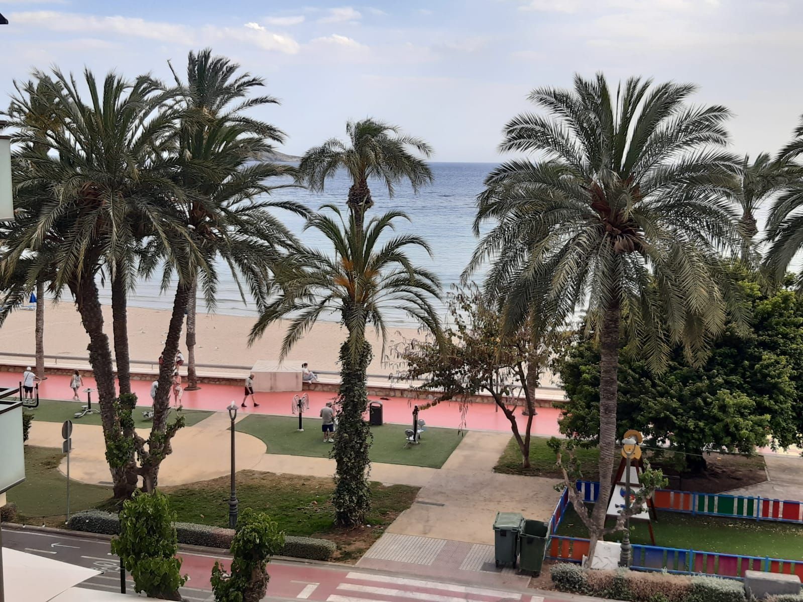 Vista exterior de Pis de lloguer en Benidorm amb Aire condicionat