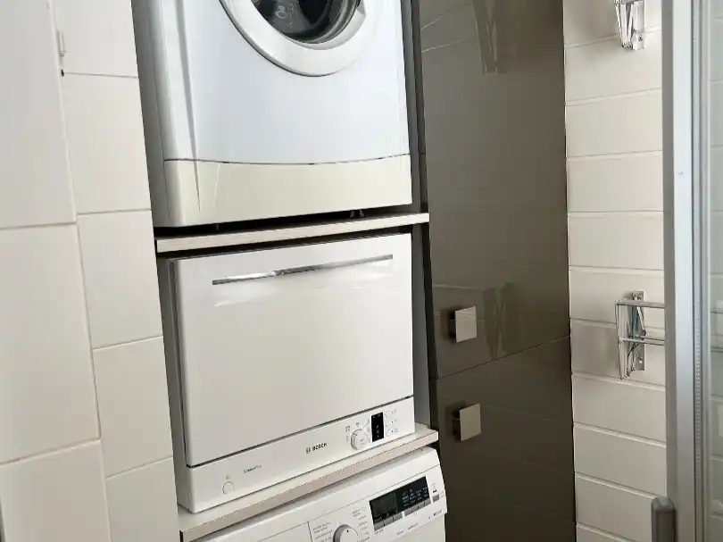 Baño de Piso de alquiler en Alhendín con Aire acondicionado, Calefacción y Jardín privado
