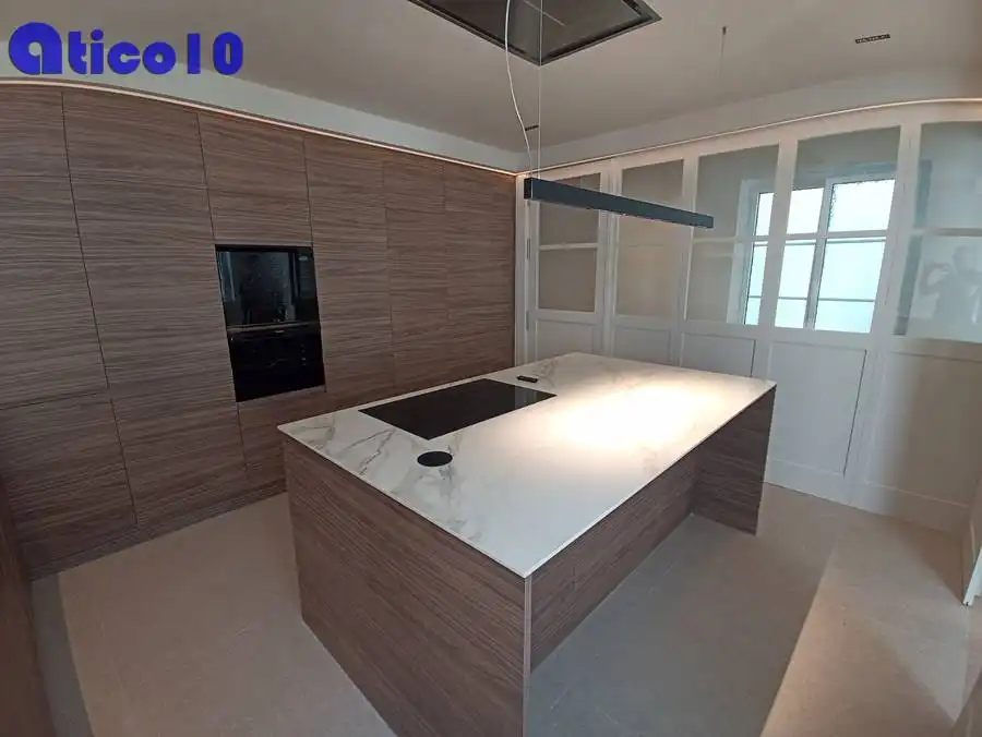 Flat for rent in Calle Asturias, Parque San Francisco - Uría
