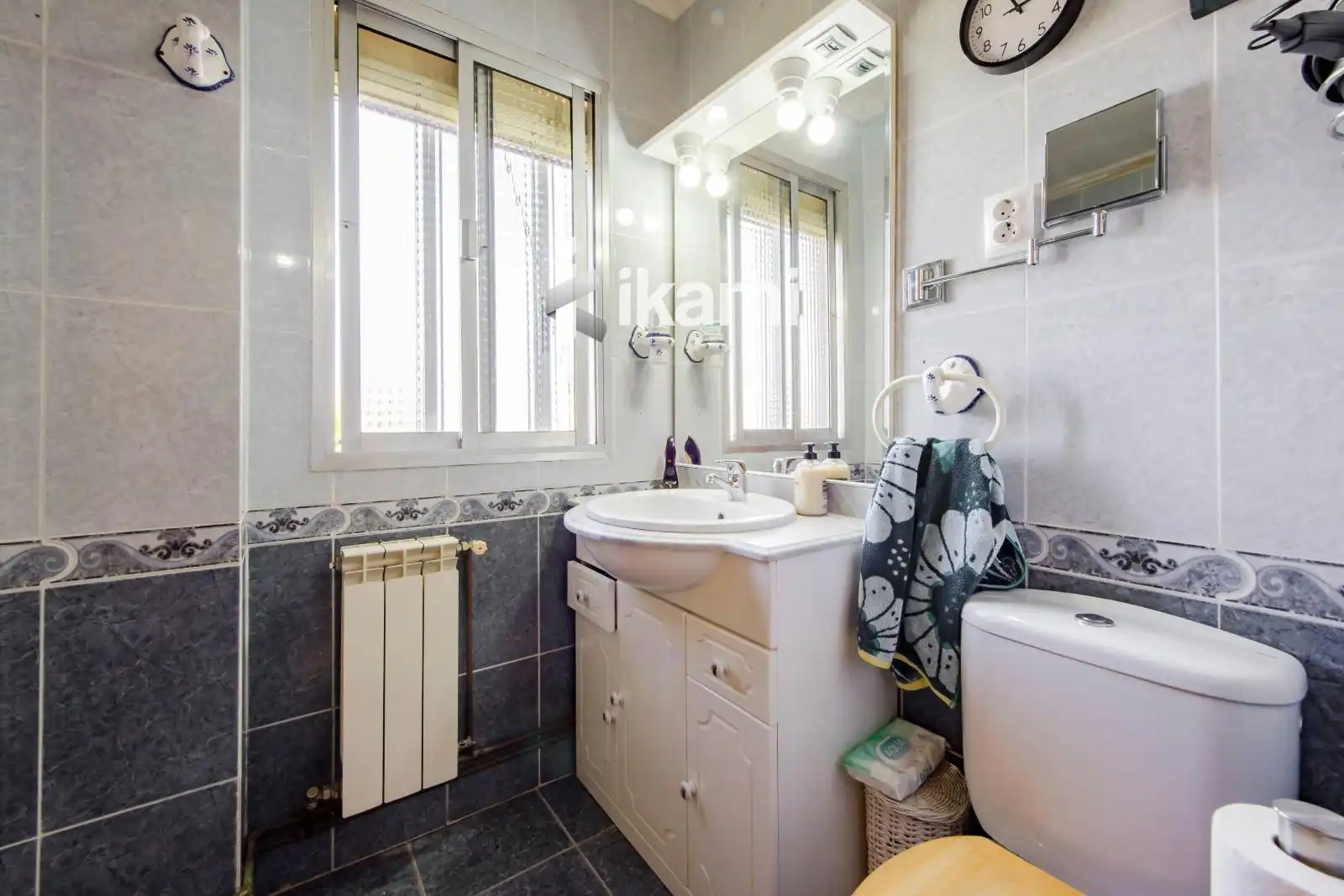 Badezimmer von Wohnung zum Verkauf in Cobeña mit Klimaanlage, Heizung und Terrasse