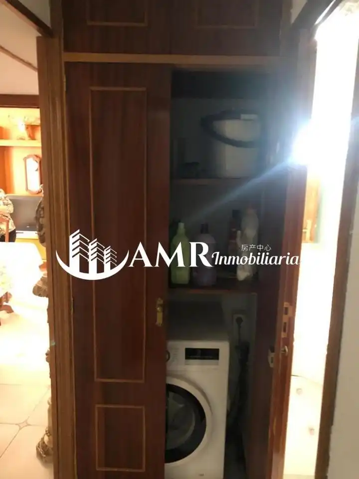 Außenansicht von Wohnung zum Verkauf in Reyes