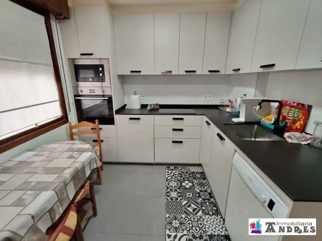 Cocina de Piso en venta en Bermeo con Calefacción, Terraza y Trastero