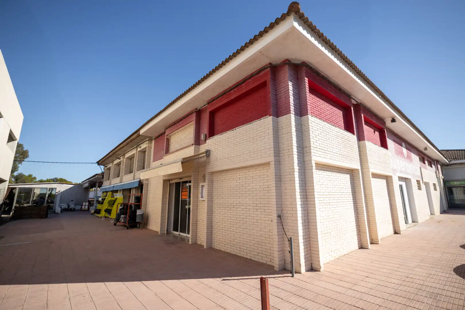 Vista exterior de Local en venta en L'Ametlla de Mar  con Calefacción