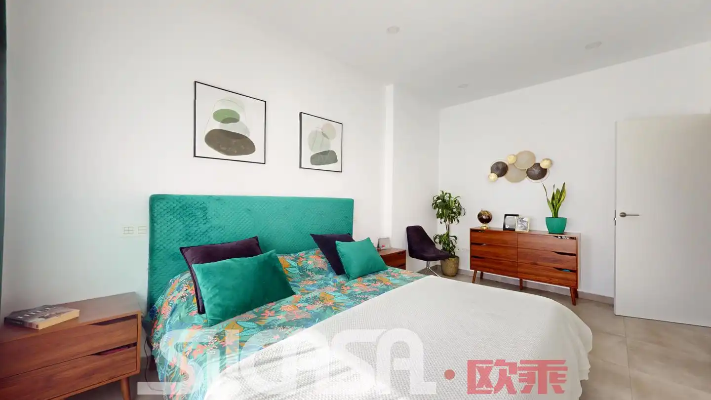 Dormitori de Casa adosada en venda en Torrejón de la Calzada amb Jardí privat, Terrassa i Piscina