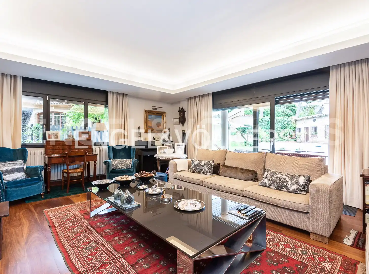 Living room of Houses for sale in Sant Cugat del Vallès  with Air Conditioner, Heating and Private garden