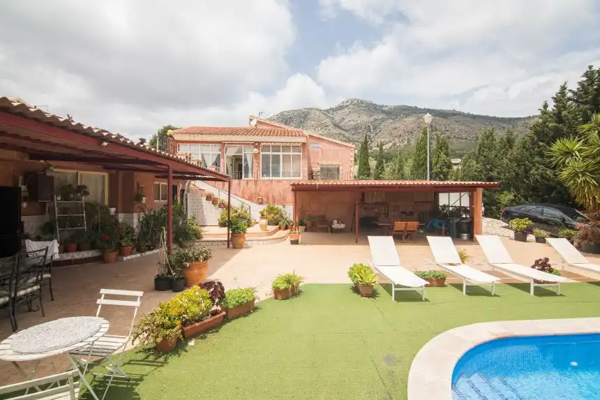 Jardí de Casa o xalet en venda en Tibi amb Aire condicionat, Piscina i Moblat