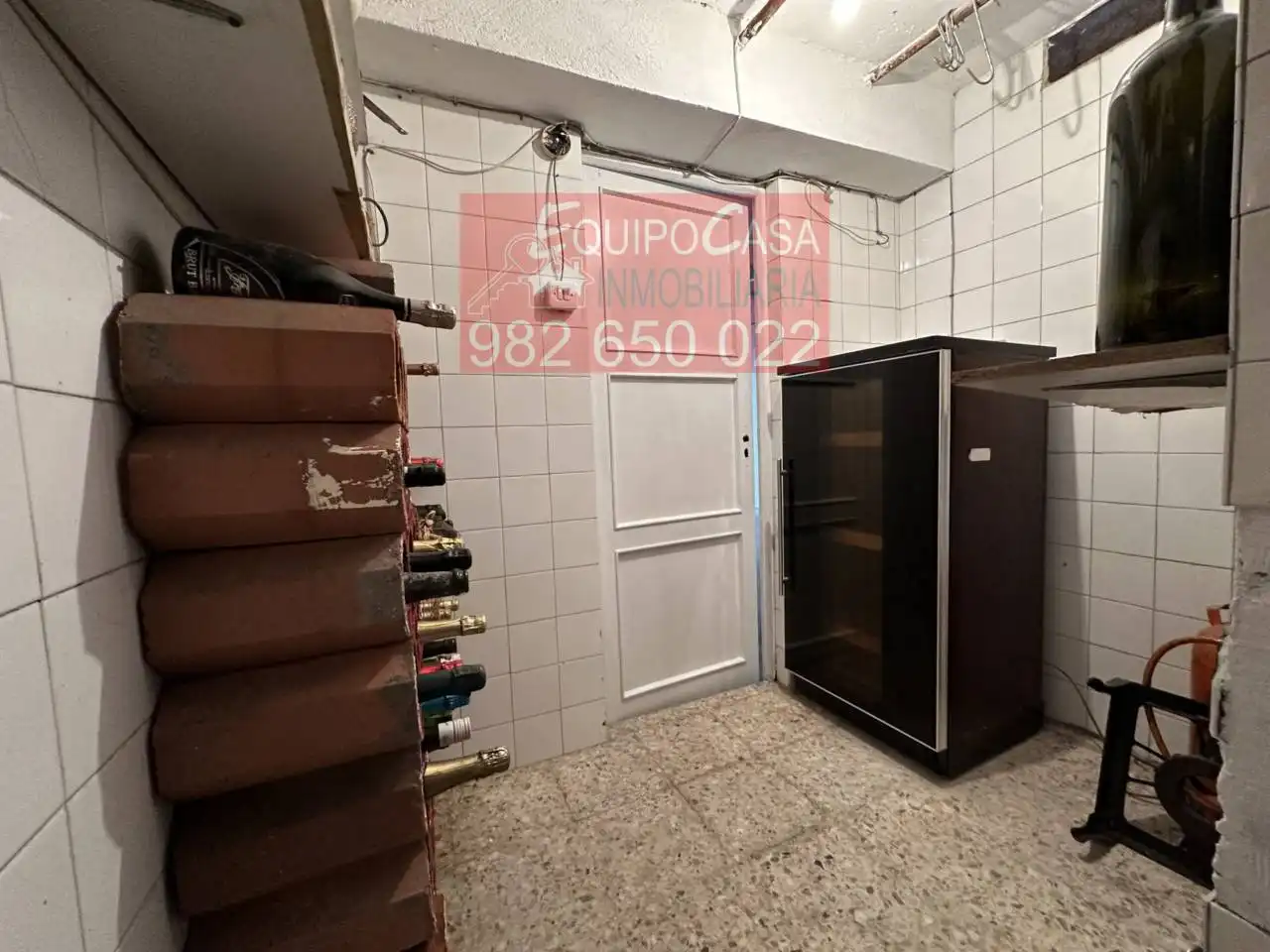 Cuina de Casa o xalet en venda en Lugo amb Calefacció, Jardí privat i Parquet