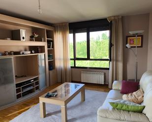 Sala d'estar de Pis en venda en  Logroño amb Calefacció, Parquet i Traster