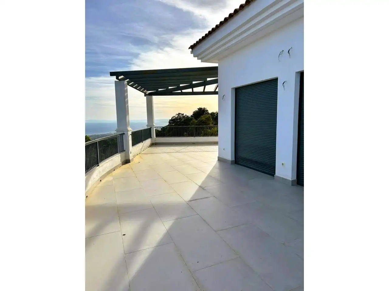 Terraza de Local de alquiler en Ojén