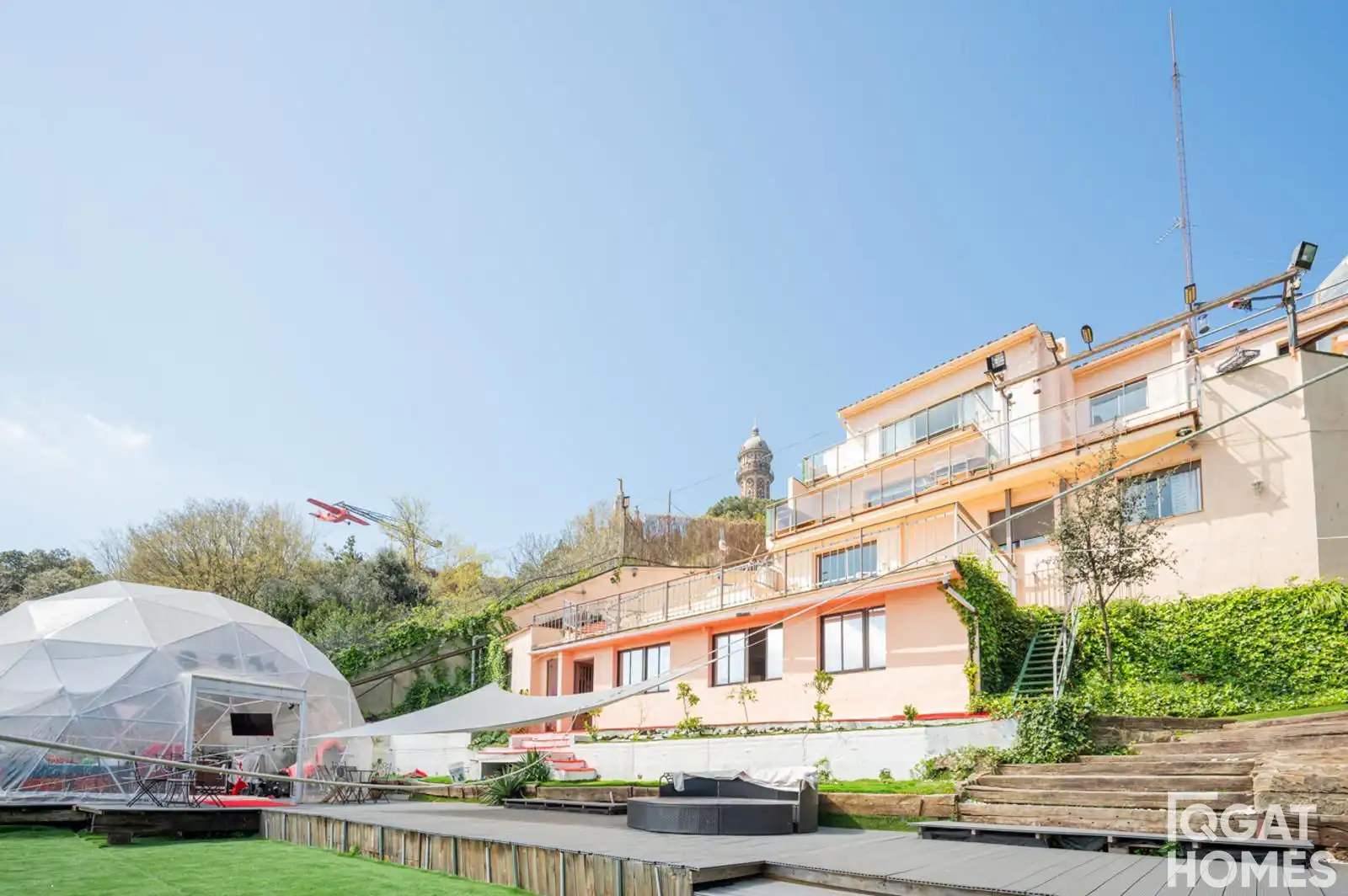 Vista exterior de Casa o xalet en venda en Barcelona amb Aire condicionat, Calefacció i Jardí privat