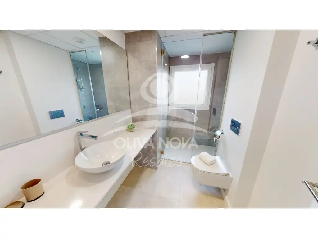 Bany de Apartament en venda en Oliva amb Terrassa, Piscina i Piscina comunitària