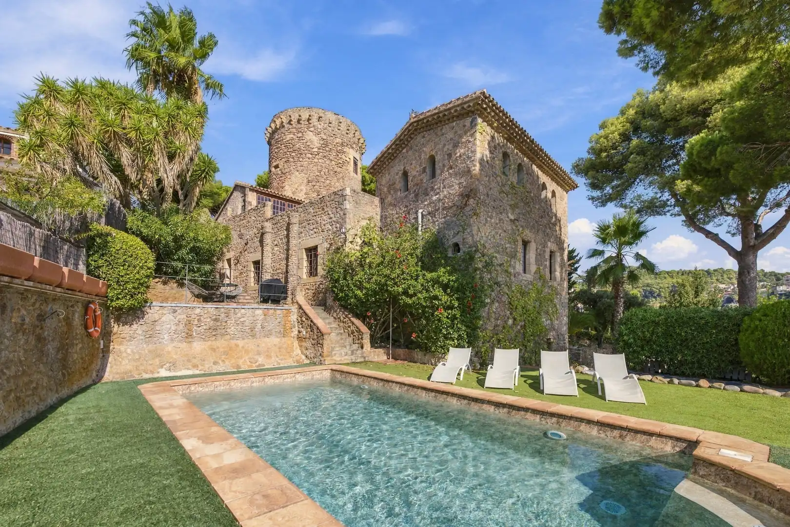 Casa amb piscina en venda a Santa Susanna