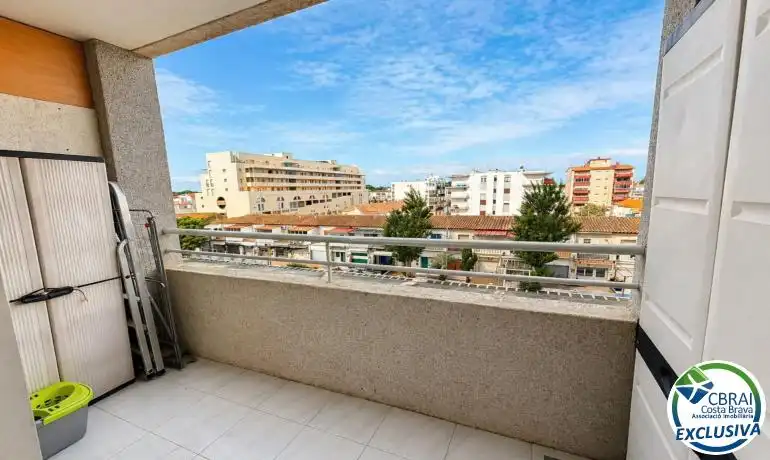 Terraza de Estudio en venta en Empuriabrava con Calefacción y Amueblado