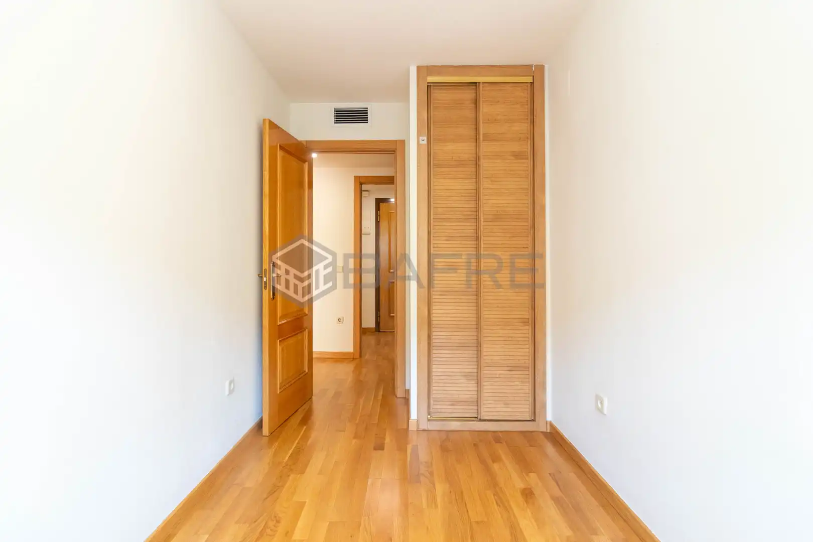 Bedroom of Flat for rent in Madrid  with Air Conditioner and Parquet flooring
