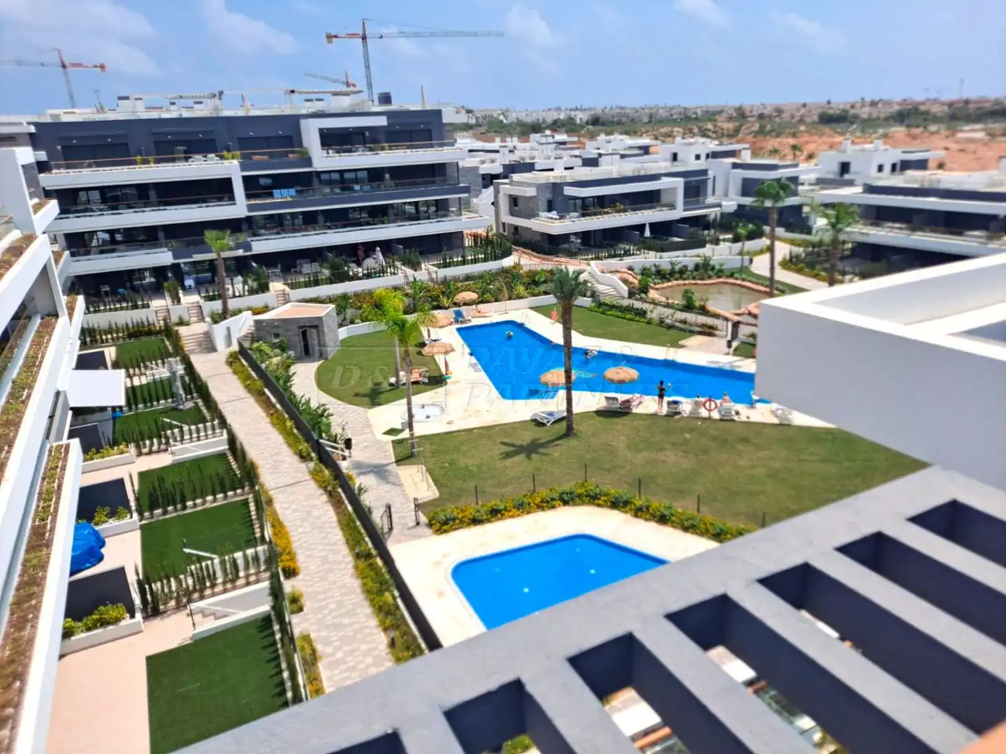 Vista exterior de Ático en venta en Torrevieja con Aire acondicionado, Calefacción y Terraza